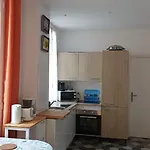 Apartment A 2 Pas Des Plages De Sable Et Du Centre Beau 3 Pieces Pour 3 Personnes Menton