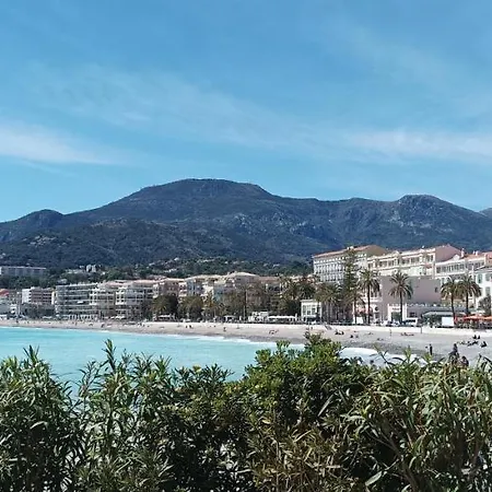 A 2 Pas Des Plages De Sable Et Du Centre Beau 3 Pieces Pour 3 Personnes Apartment Menton