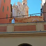 Apartment A 2 Pas Des Plages De Sable Et Du Centre Beau 3 Pieces Pour 3 Personnes Menton