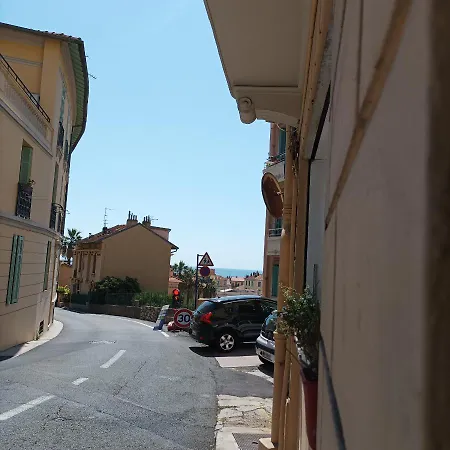 A 2 Pas Des Plages De Sable Et Du Centre Beau 3 Pieces Pour 3 Personnes Lägenhet Menton
