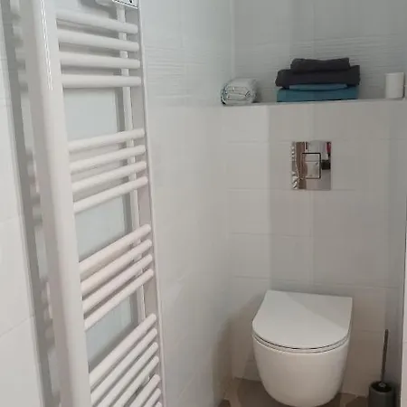 A 2 Pas Des Plages De Sable Et Du Centre Beau 3 Pieces Pour 3 Personnes Lägenhet Menton